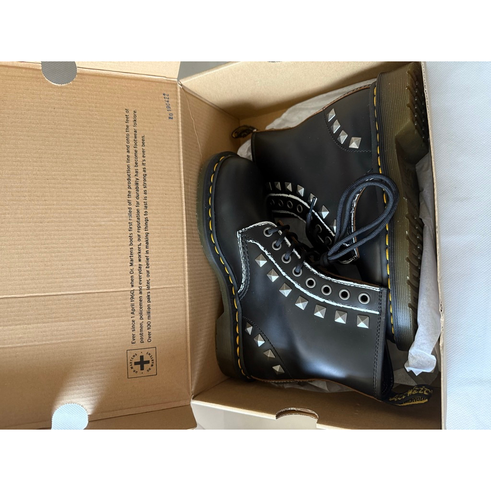 NIB Dr Martens 1460 Stud Rolled Vintage Smooth Pyramid Studs Punk Boot size US 7 - Picture 6 of 12